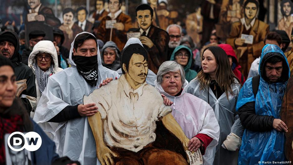 People cheer in Santiago's streets