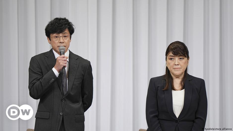 People walk past a model of the G20 logo ahead of the G20 Summit in New Delhi, India on September 5, 2023