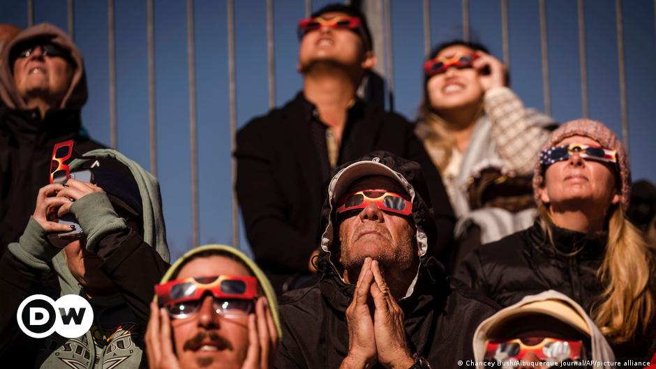 'Anillo de Fuego' cautiva a personas de todo el continente americano