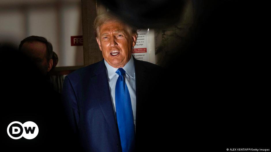 EE.UU.: Trump multado con 10.000 dólares por violar la orden judicial de secreto de sumario