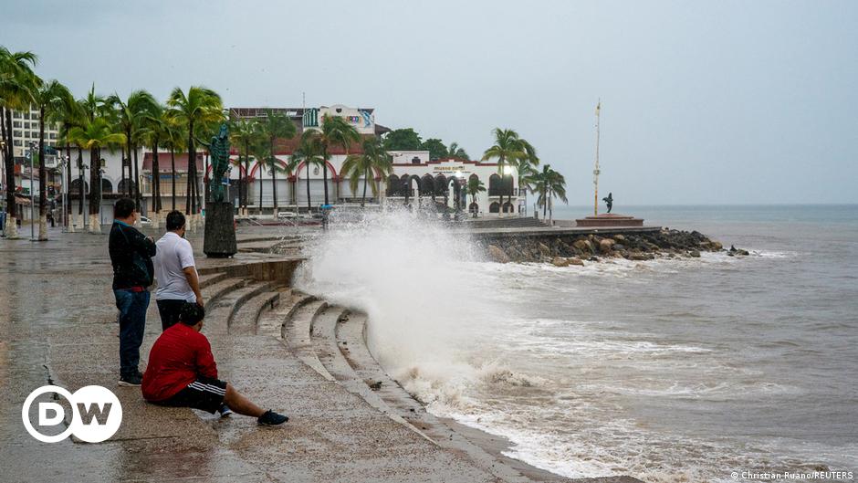 El huracán Lidia azota México como tormenta "extremadamente peligrosa"