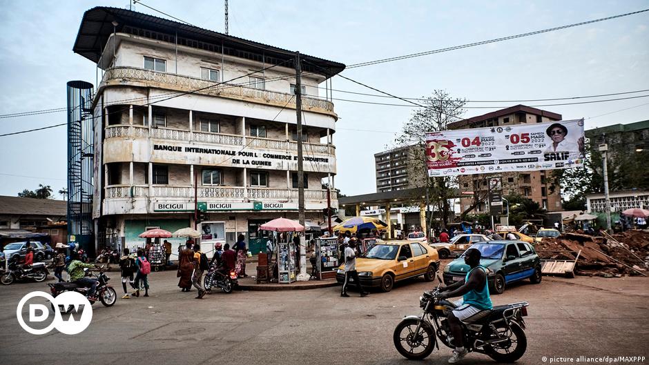 Camara, ex golpista de Guinea, sacado de prisión