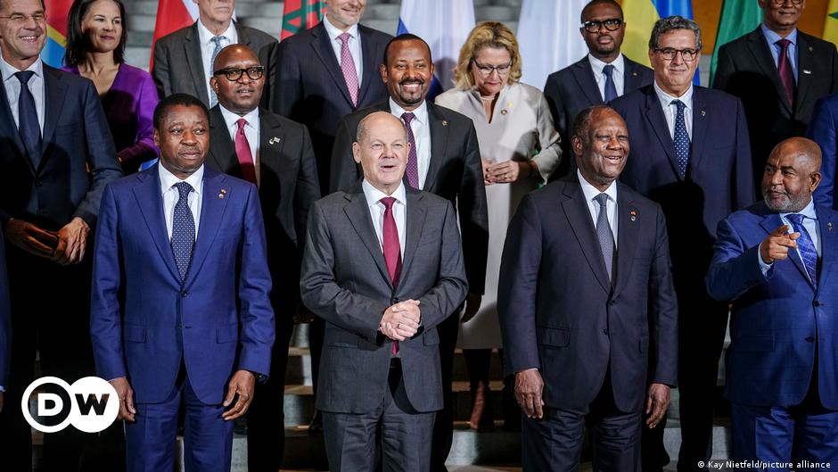 La cumbre africana liderada por el G20 destaca la "cololosal" necesidad de inversión