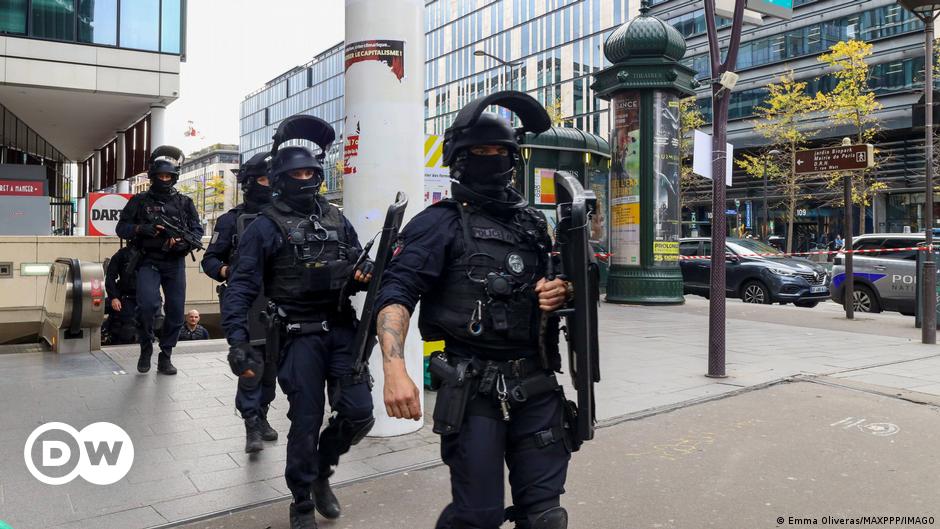 La policía de París abre fuego contra una mujer musulmana en una estación de tren