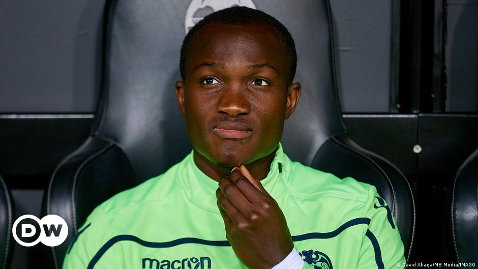 Muere Dwamena de Ghana tras desplomarse en el campo