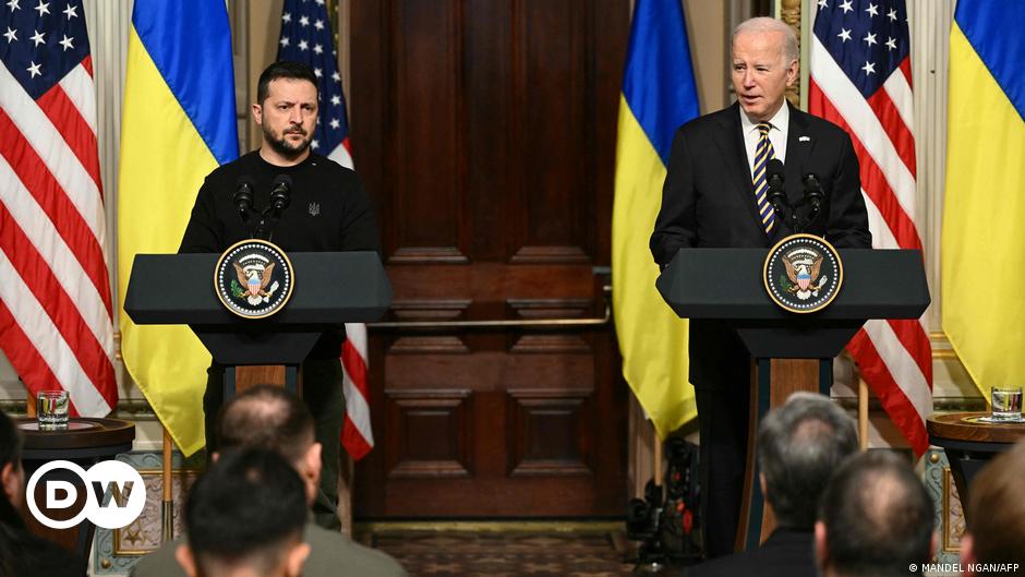Actualizaciones sobre Ucrania: Biden dice que Putin está "aprovechando" la falta de ayuda de EE.UU.