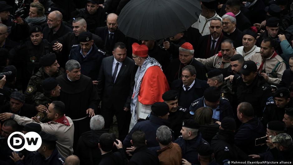 Belén: Pequeña procesión navideña a pesar de la guerra en Gaza