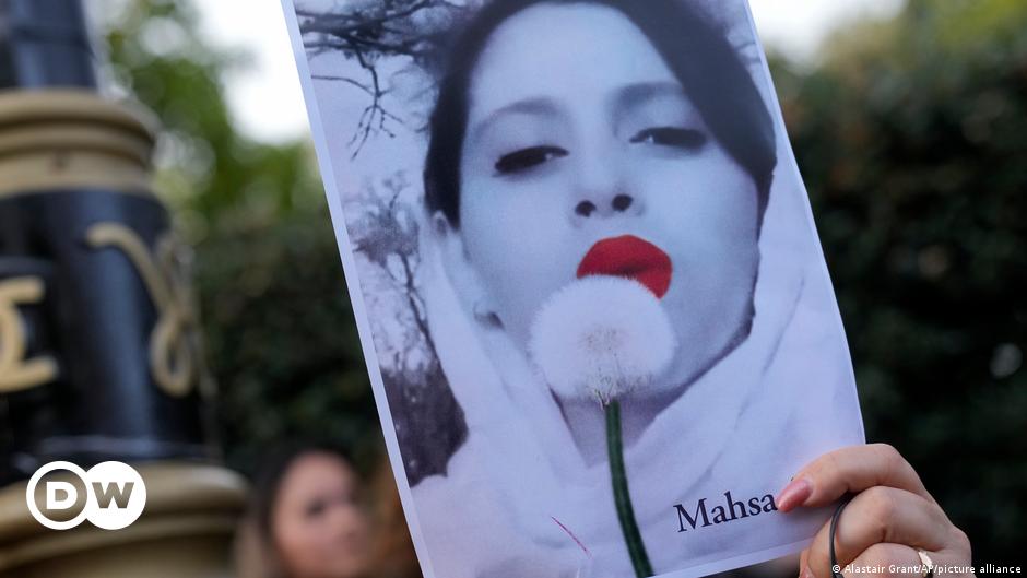 La UE honra a Amini, ícono de las protestas en Irán, con el Premio Sájarov