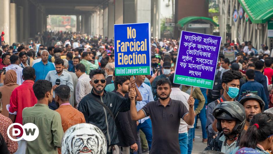 A public bus burns after it was set on fire by unidentified people during a countrywide blockade called by the Bangladesh Nationalist Party (BNP) in protest against police action at their Saturday rally, where police fired tear gas and rubber bullets as clashes erupted, in Dhaka