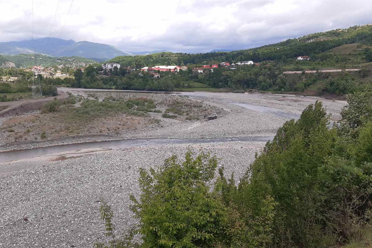 Energía hidroeléctrica en Albania: los ríos que desaparecen estrangulan la vida rural