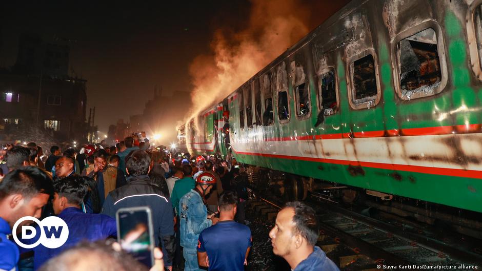 Bangladesh: varios detenidos por incendio de tren en vísperas de las elecciones