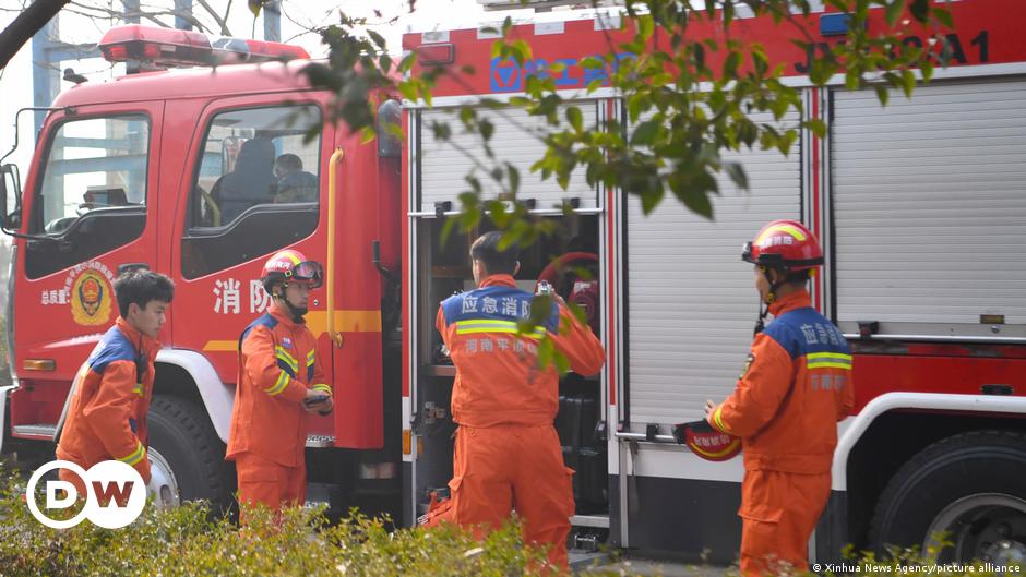 China: 13 muertos en incendio de dormitorio escolar