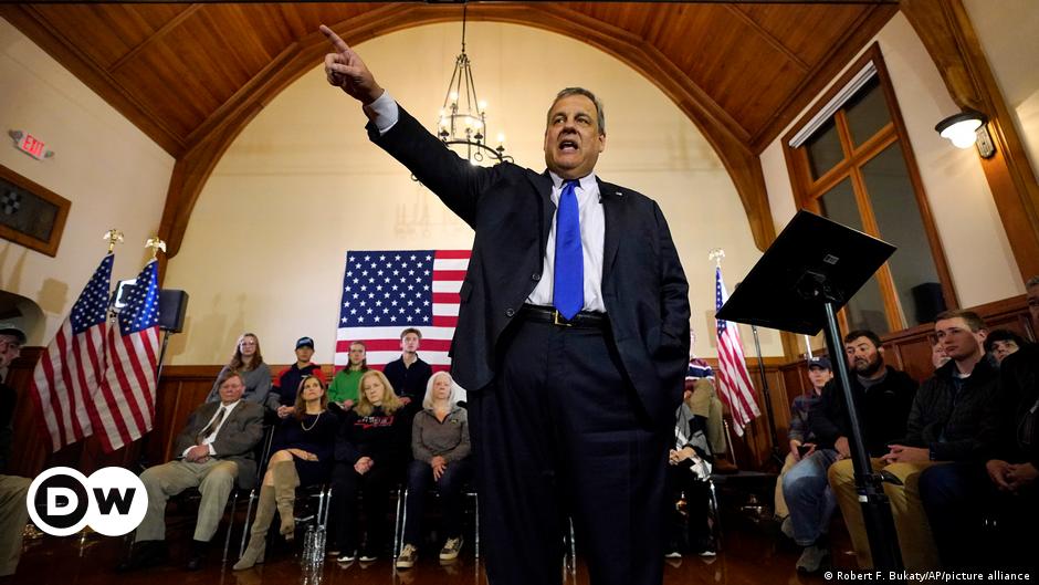 Chris Christie abandona la carrera presidencial de EE.UU.