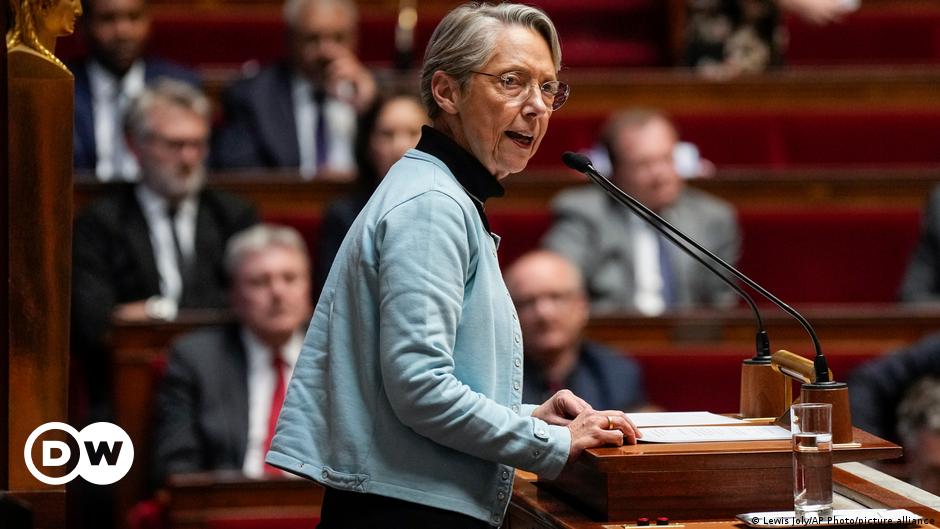 Dimite la primera ministra francesa Elisabeth Borne