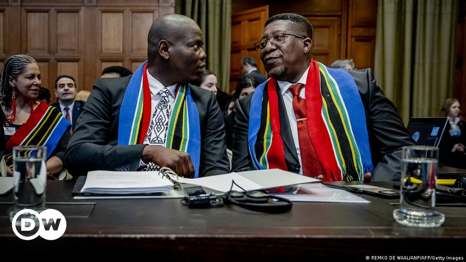 Chrispin Mwakideu DW