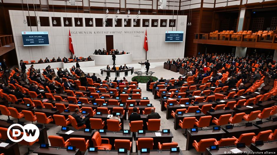 Los legisladores turcos aprueban la candidatura sueca a la OTAN tras un largo retraso