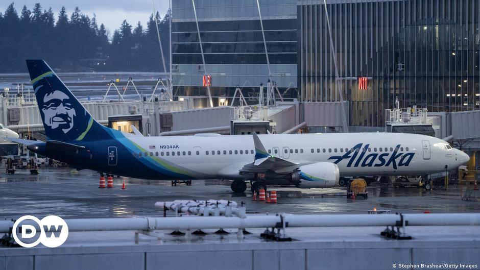Pieza faltante del avión Boeing 737 Max encontrada en un patio trasero