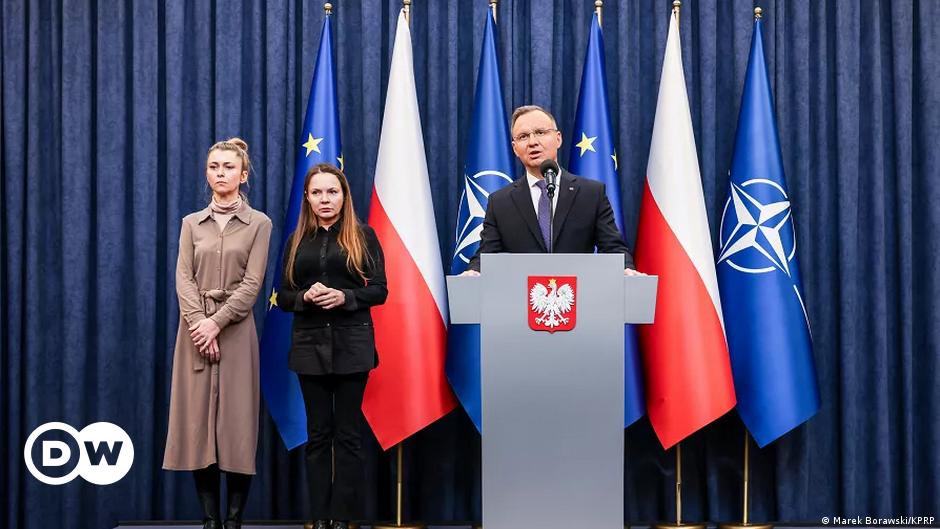 Polonia: Duda indulta a políticos encarcelados por abuso de poder