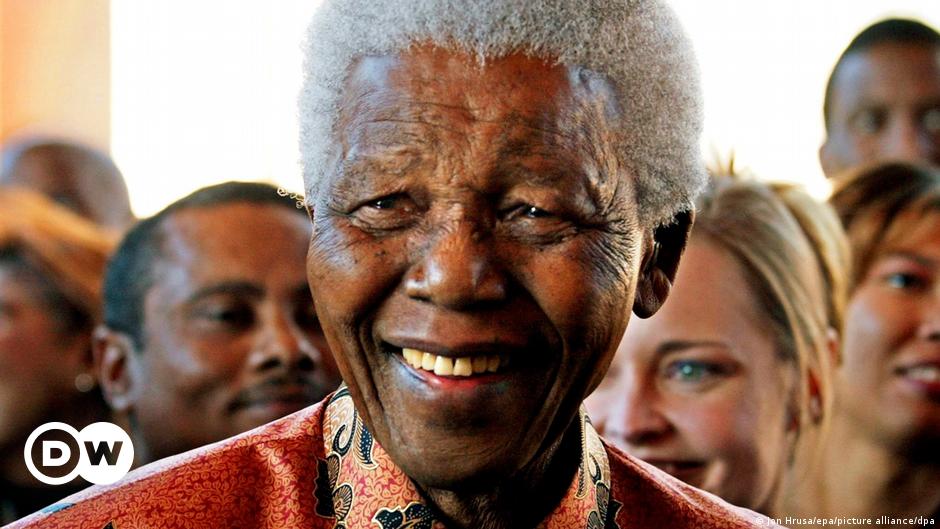 Sudáfrica busca detener subasta de recuerdos de Mandela