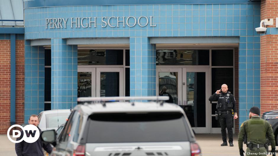 Tiroteo en escuela de Iowa deja un muerto y varios heridos