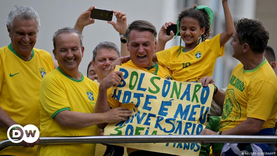 Brasil: Miles de personas apoyan a Bolsonaro en medio de la investigación sobre el golpe de Estado