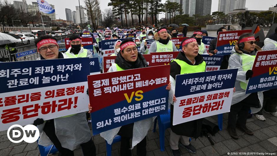 Corea del Sur ordena que los médicos en huelga vuelvan a trabajar