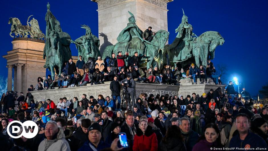 Hungría sacudida por protestas por caso de indulto por abuso sexual infantil