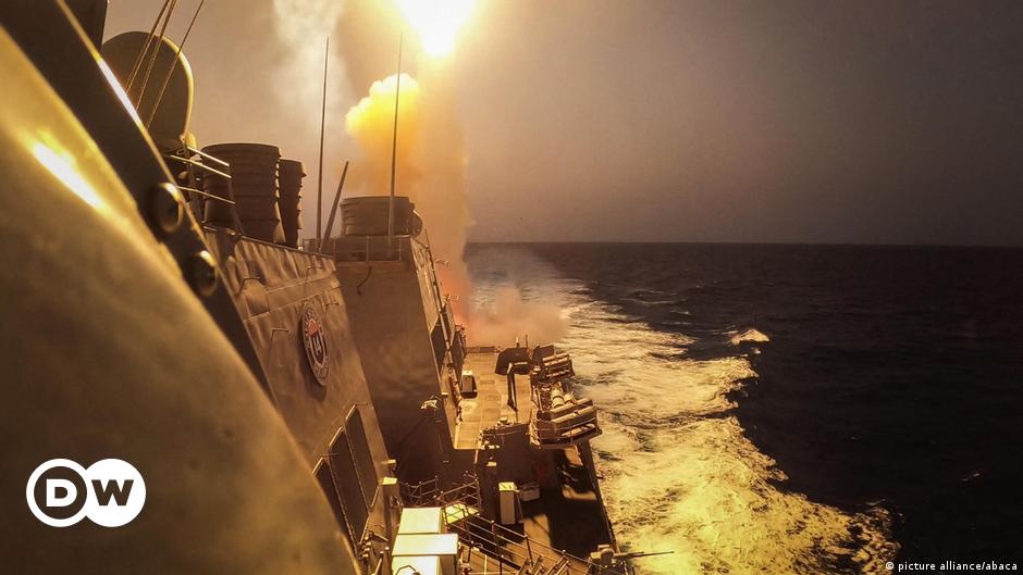 Los hutíes de Yemen reivindican el ataque a un barco de propiedad británica en el Mar Rojo