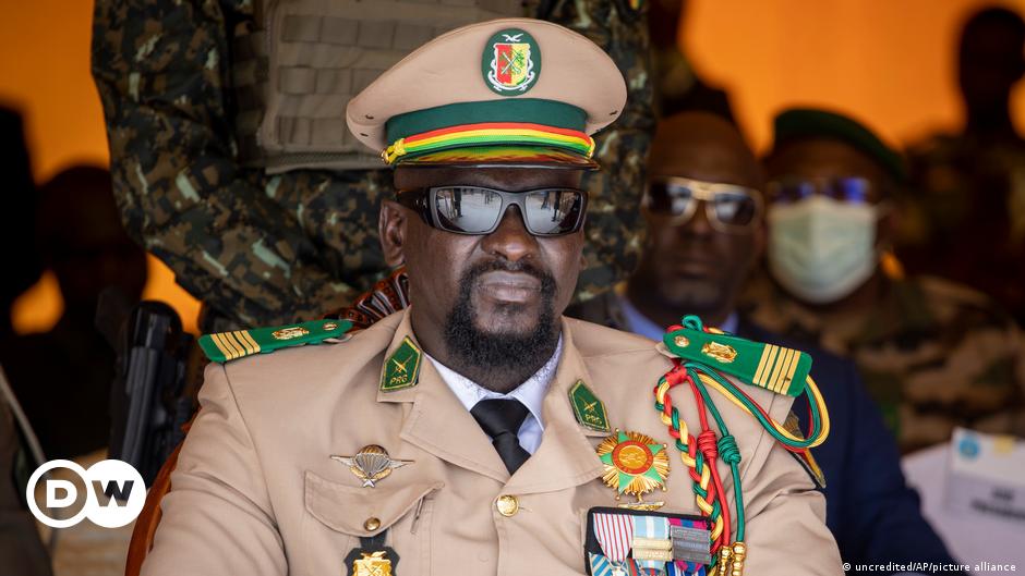 Los líderes militares de Guinea disuelven el gobierno