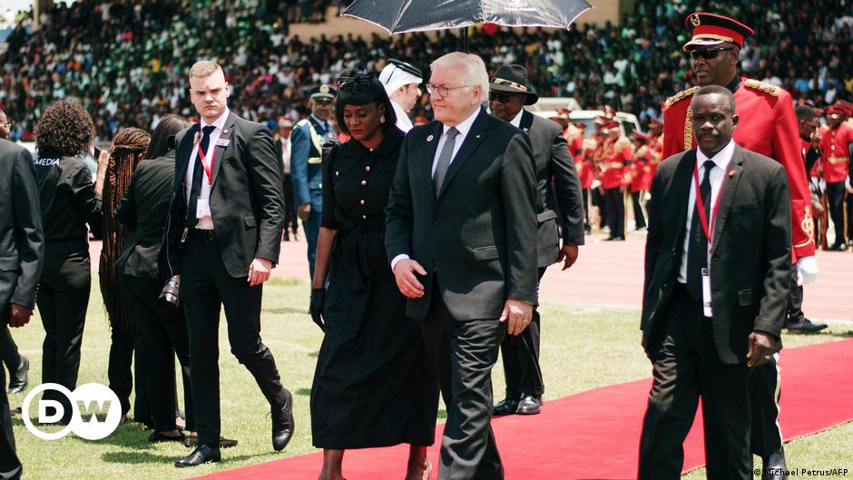 Steinmeier rinde homenaje al difunto presidente de Namibia