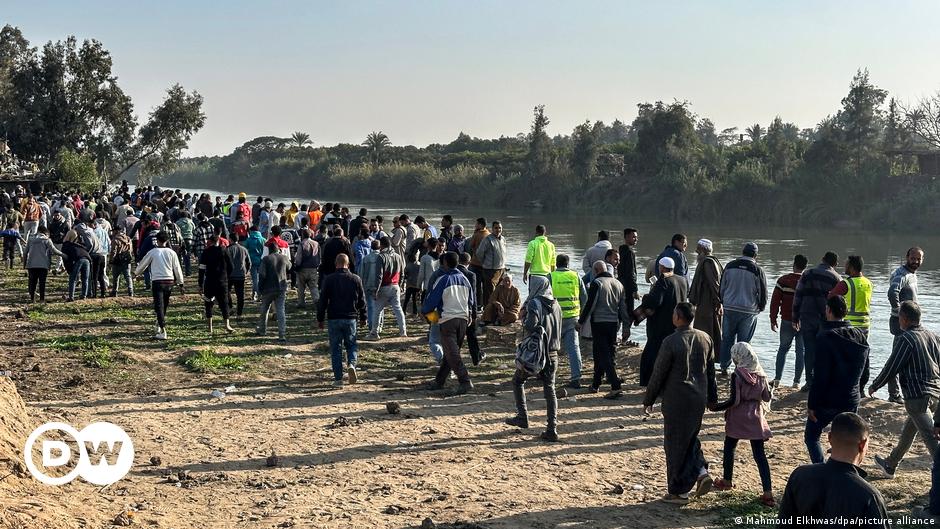 Un ferry egipcio se hunde en el Nilo; al menos 10 personas mueren