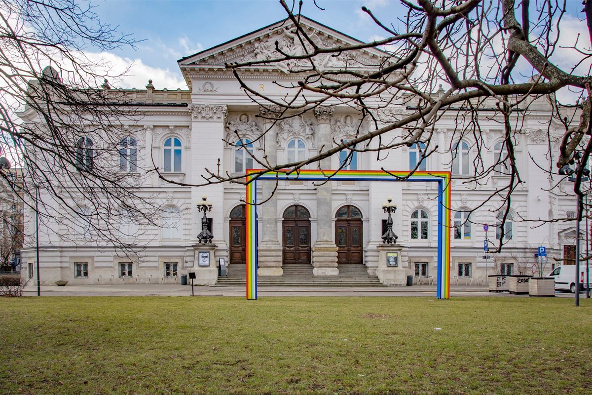 Cómo Polonia puede reparar el daño a sus sistemas artístico y educativo