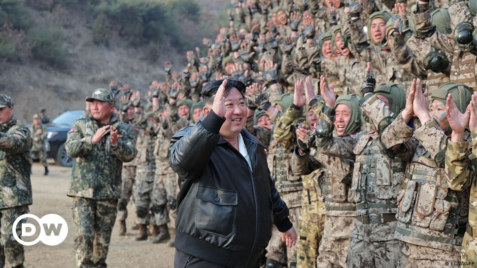 Corea del Norte prueba misiles balísticos mientras Blinken visita Seúl