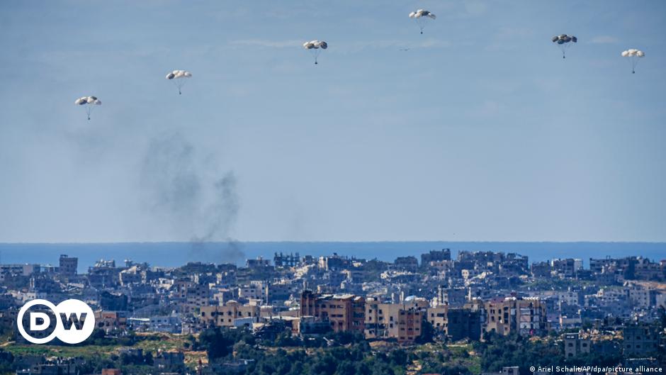 Guerra entre Israel y Hamas: Estados Unidos y Jordania lanzan ayuda desde el aire a los residentes de Gaza