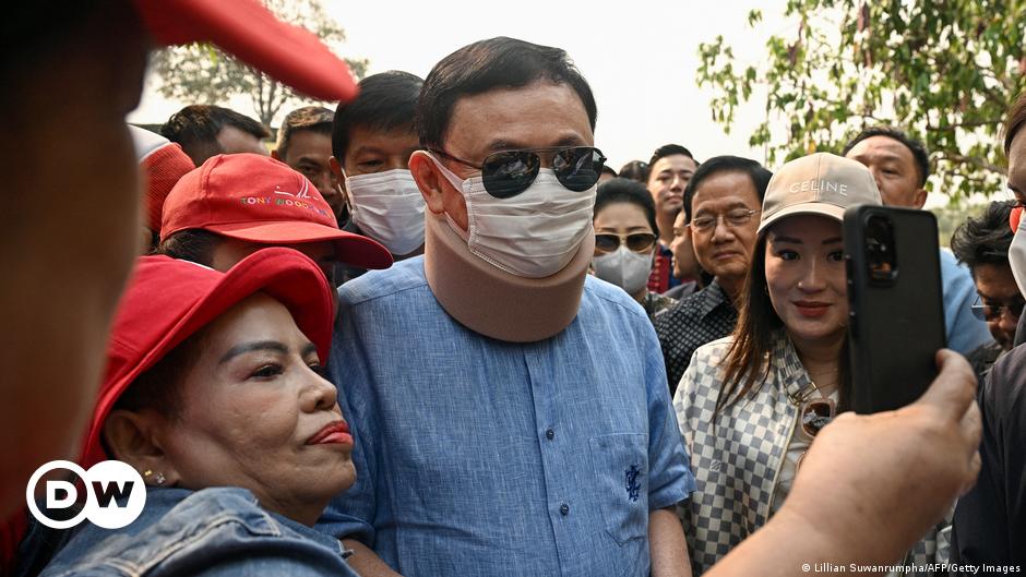 Tailandia: El ex primer ministro Thaksin hace su primera aparición pública