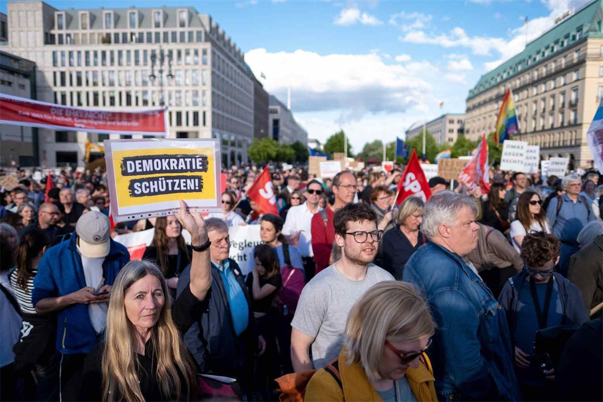 Preguntas y respuestas: La violencia política en Europa "es un desafío gigantesco para nuestra democracia"