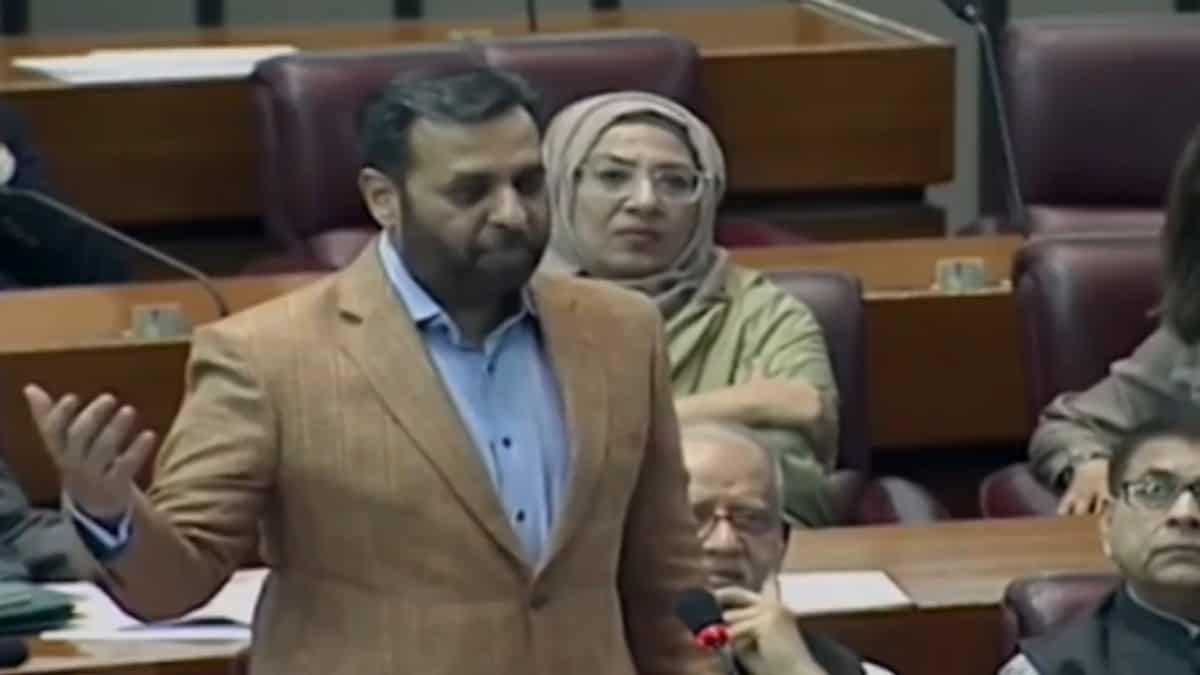 'India aterrizó en la luna, mientras nuestros niños mueren en las alcantarillas': la perorata del parlamentario paquistaní se vuelve viral