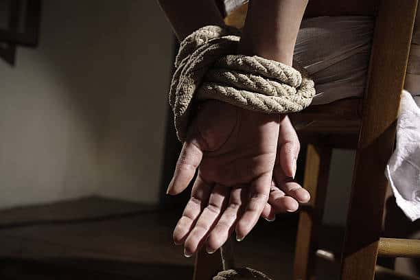 Hombres armados secuestran a un juez paquistaní en una región conflictiva fronteriza con Afganistán