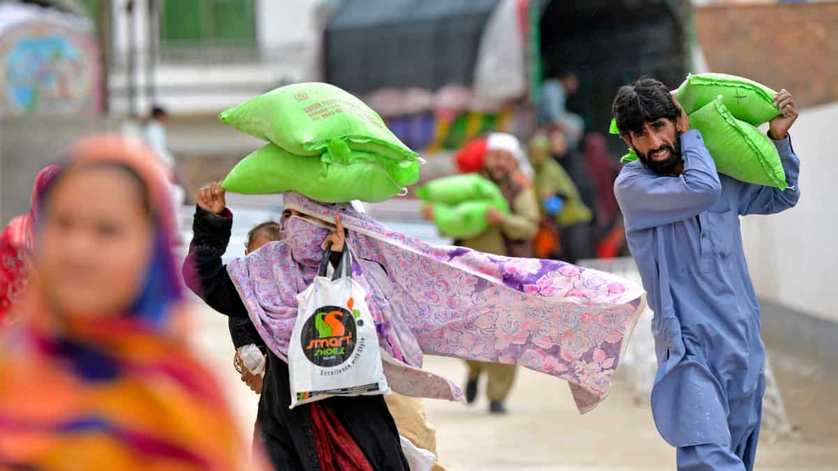 Pakistán anuncia amplio plan de privatización en medio de negociaciones de préstamo con el FMI