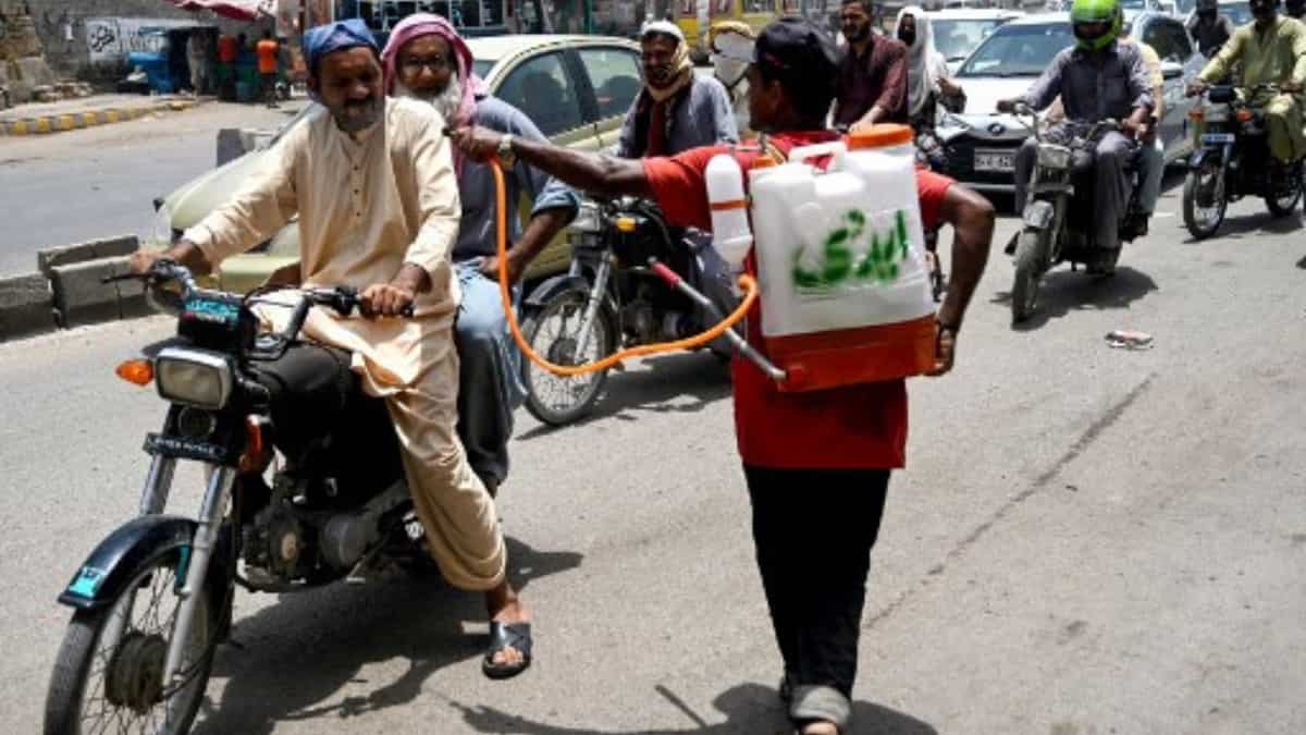 Pakistán: Personas sin hogar y drogadictos entre los 450 muertos por la ola de calor en Karachi