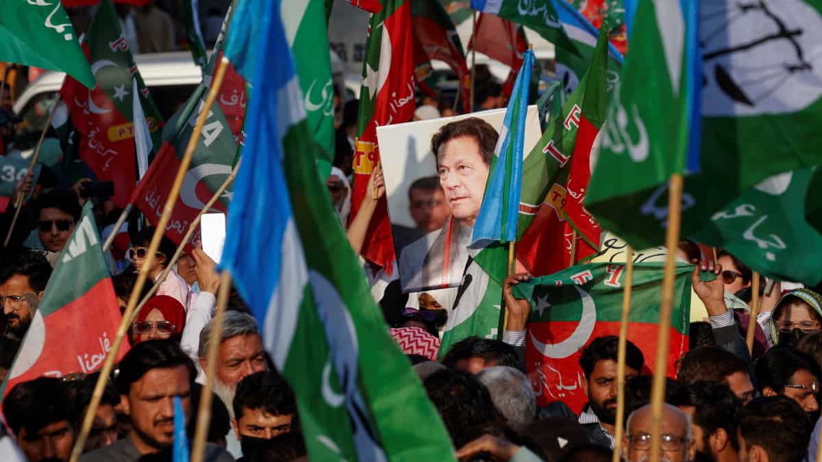 La Corte Suprema de Pakistán falla a favor del PTI por su derecho a ocupar escaños reservados en el Parlamento
