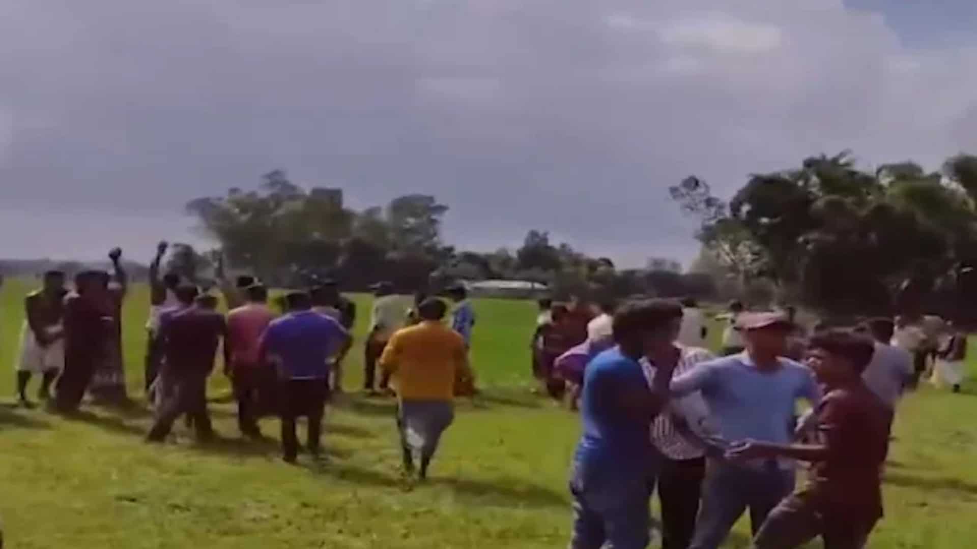 600 bangladesíes intentan cruzar a Bengala Occidental, en la India, por temor a sus vidas, pero la seguridad fronteriza los detiene
