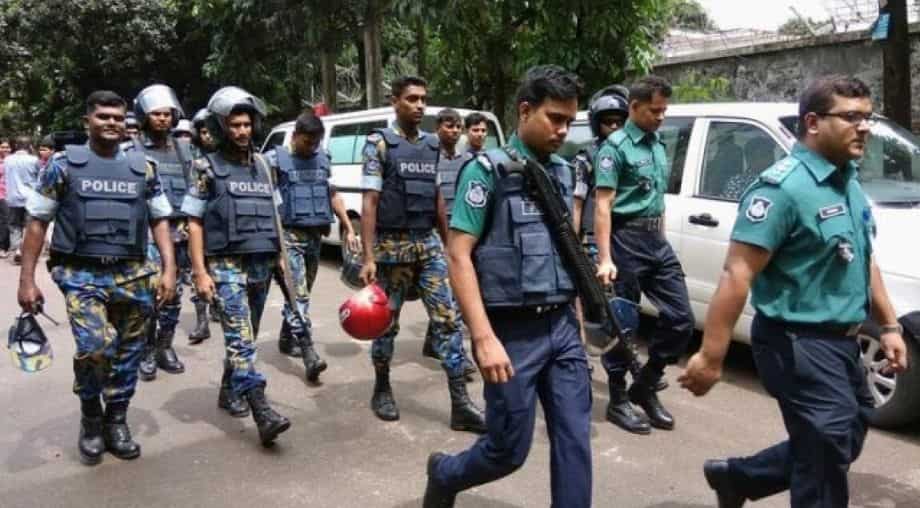 Bangladesh: La policía vuelve a las calles y reanuda el patrullaje en Dacca tras los disturbios
