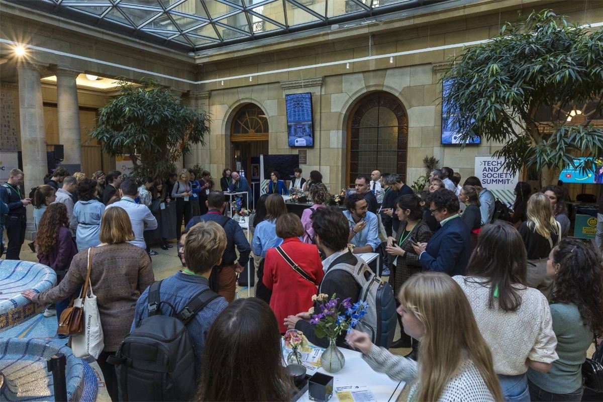 Repensar la tecnología para las personas y el planeta