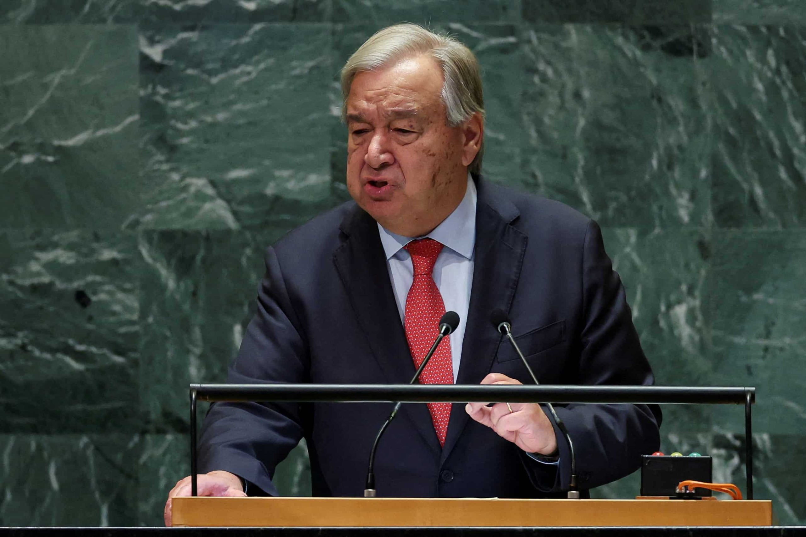 El jefe de la ONU, Guterres, insta a la paz en el Líbano y aborda la crisis de Myanmar en la cumbre ASEAN-Naciones Unidas en Laos