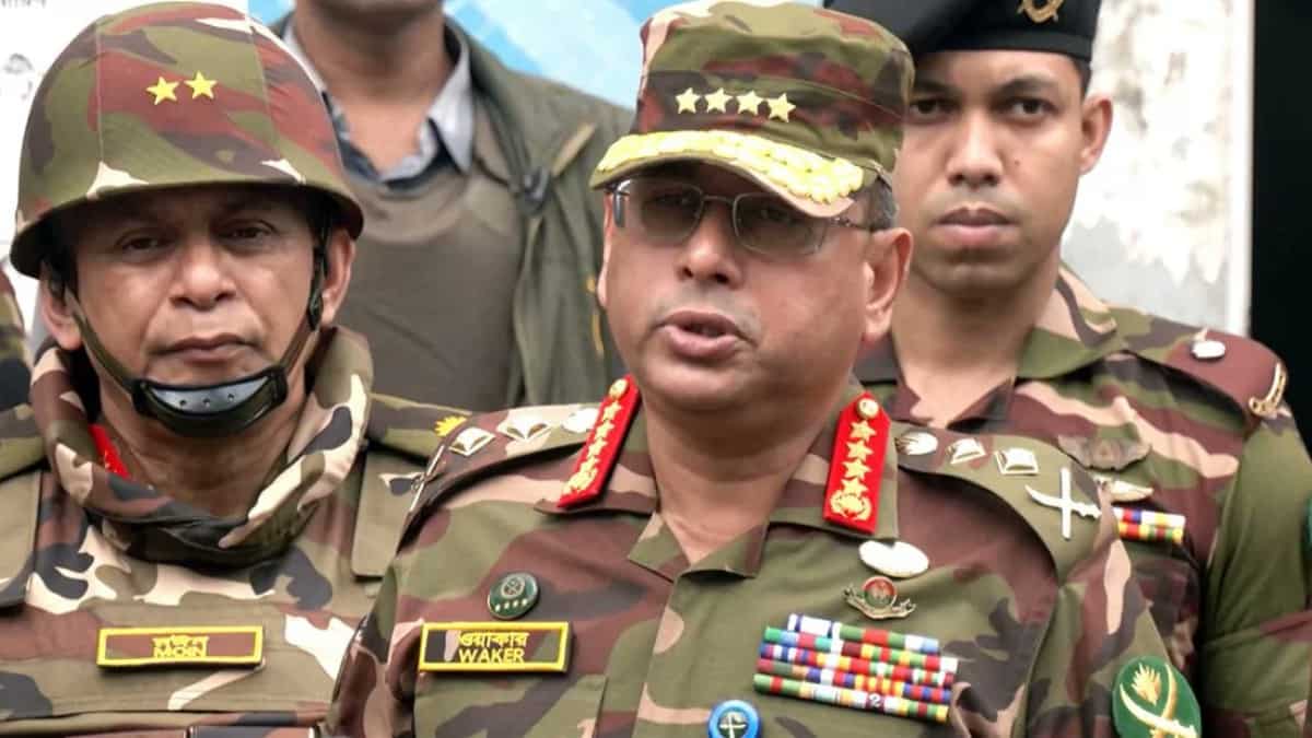 El jefe del ejército de Bangladesh garantiza la seguridad de los hindúes antes de Durga puja