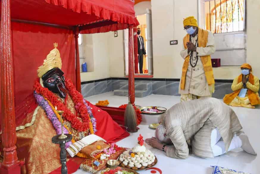 India pide una investigación después de que la corona de la deidad, regalada por Modi, fuera robada de un templo en Bangladesh