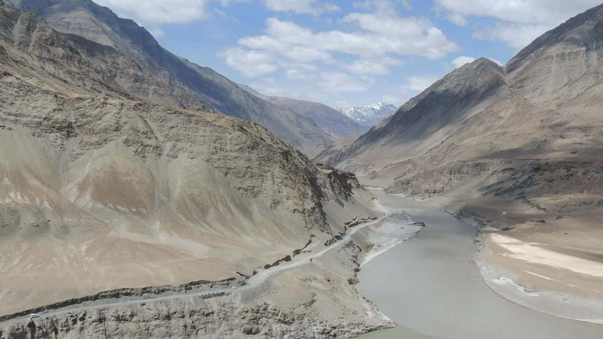 Pakistán: 16 muertos cuando un autobús con invitados a una boda se hunde en el río Indo