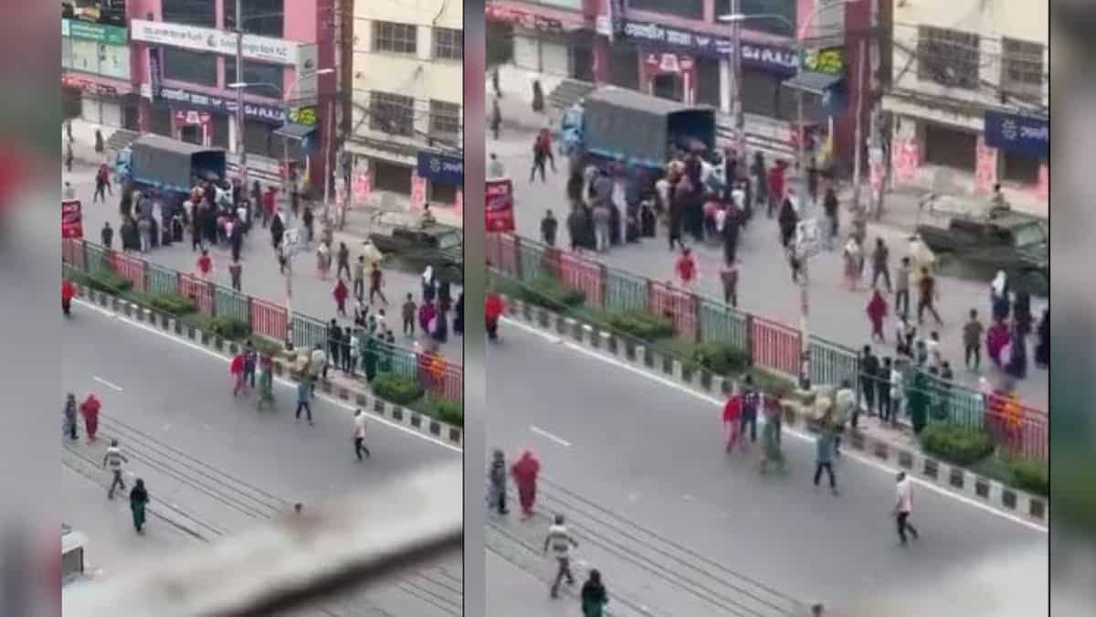 Trabajadores de una fábrica protestan en Kachukhet, Dhaka, por salarios impagos y prendieron fuego a una furgoneta de la policía