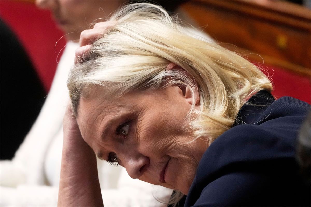 El fallo de Le Pen refleja los crecientes desafíos para la independencia judicial